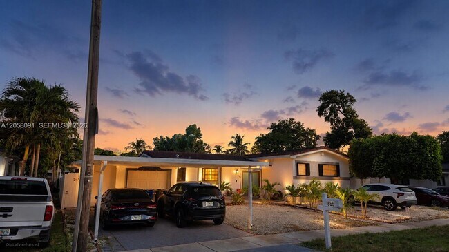 Foto del edificio - 565 NE 179th Dr