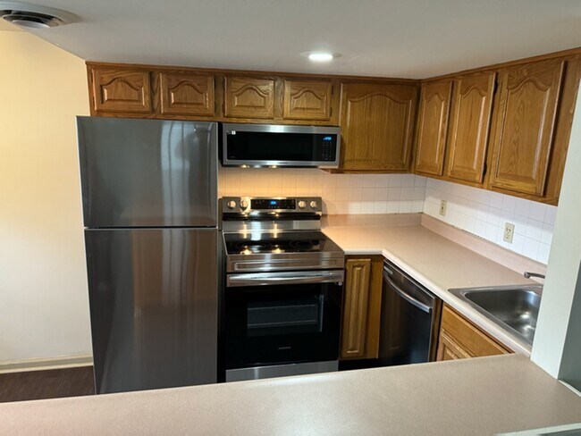 KITCHEN - 1515 E Market St