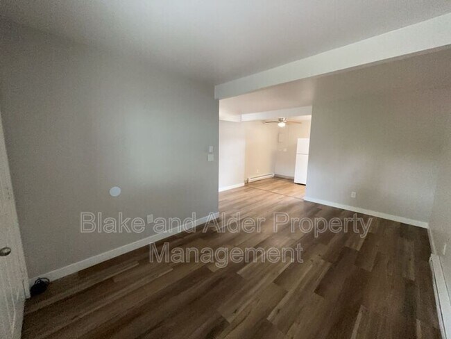 Foto del edificio - 5950 SW Hall Blvd