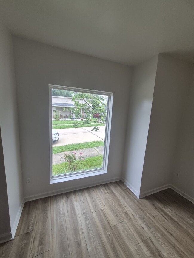 Photo - 143 Kenton St, Elsmere, KY – Spacious 3-Bedroom, 2-Bath Home