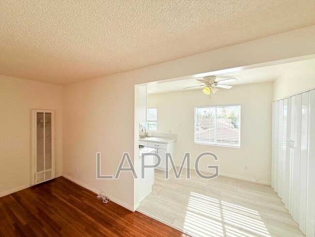 Building Photo - 624 W Riggin St