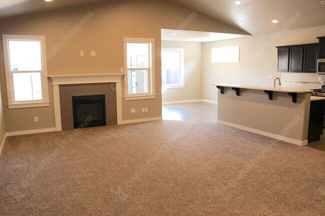 Foto del edificio - 3 BR home in Southeast Bend