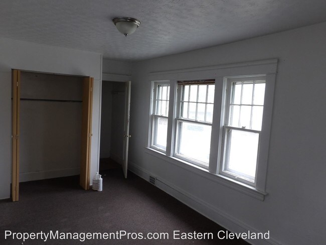 Building Photo - 13400 Eaglesmere Ave