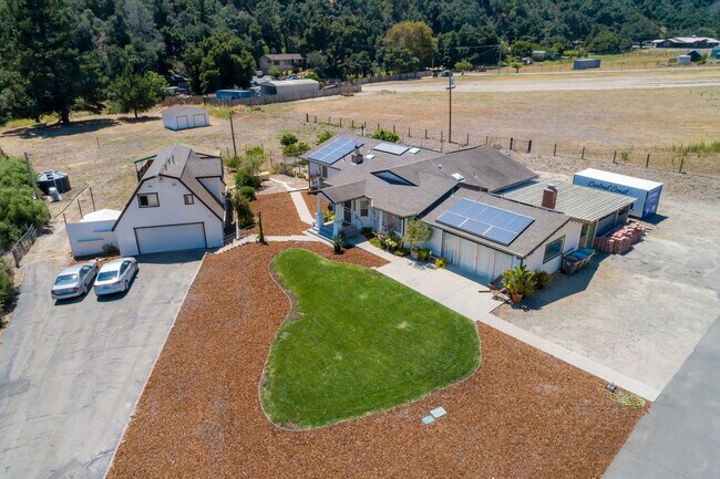 Foto del edificio - 1736 Deer Canyon Rd
