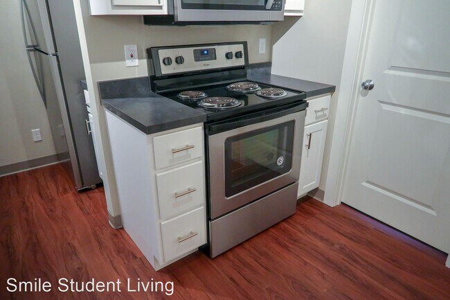 Foto del edificio - 2 br, 1 bath Room For Rent - 1001 W. Clark