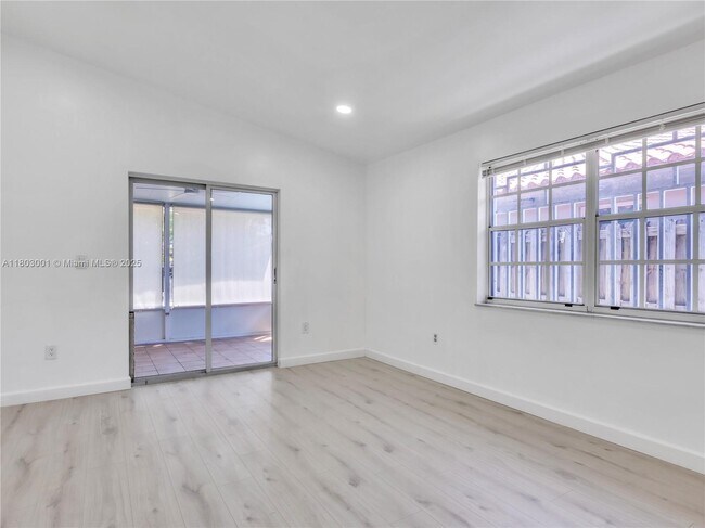 Foto del edificio - 7172 SW 22nd St