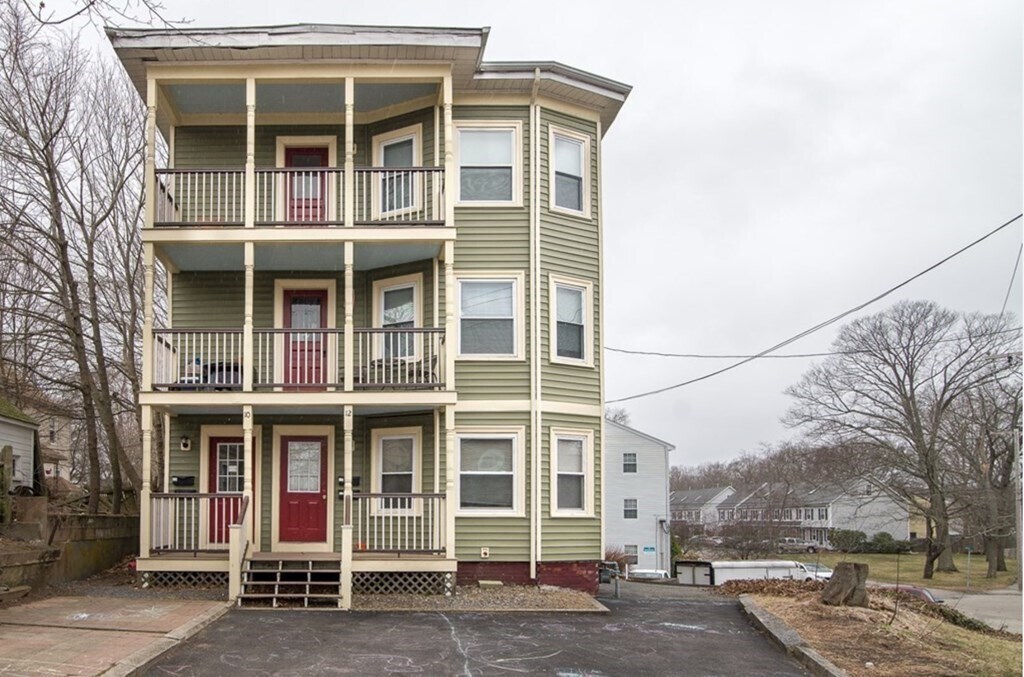10 Water St Unit 1, Attleboro, MA 02703 Room for Rent in Attleboro