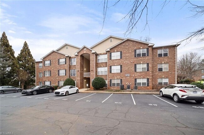 Foto del edificio - 3712 Cotswold Ave