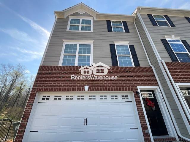 Foto del edificio - 3-bed, 3-bath single-family home