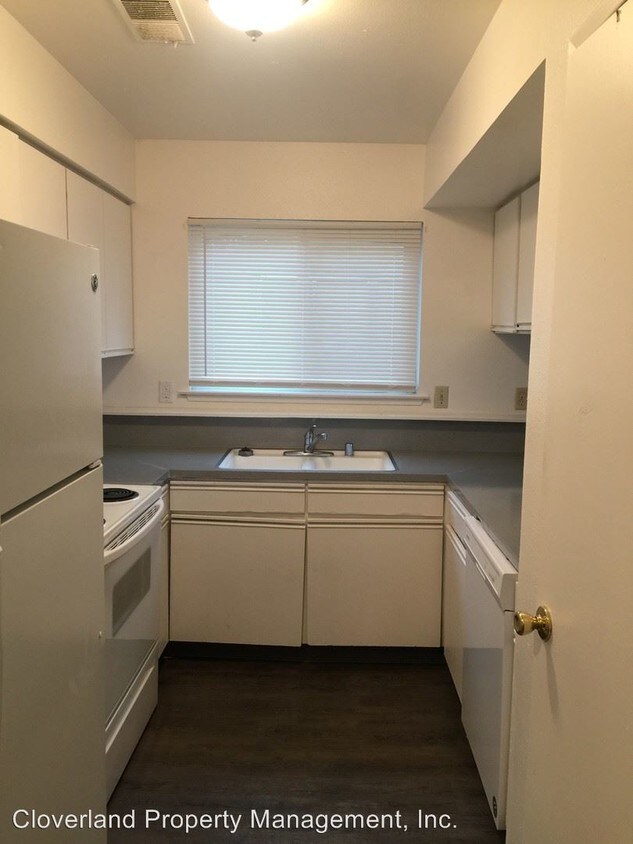Foto principal - 3302 W Shields Ave