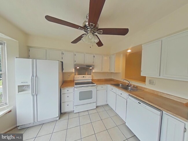 Building Photo - 12443 Port Haven Dr