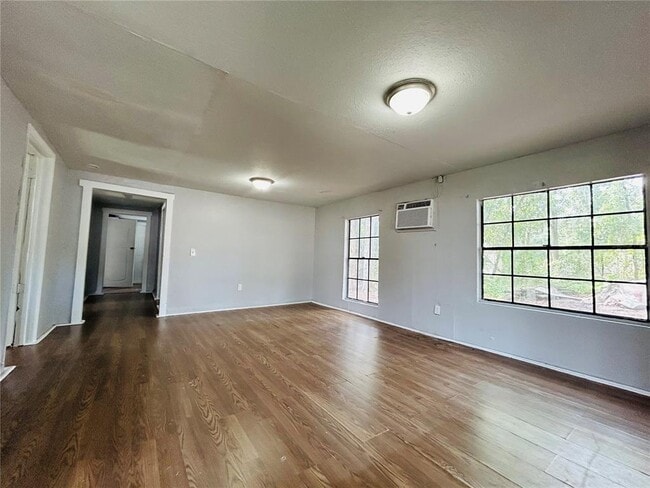 Building Photo - 1741 FL-20