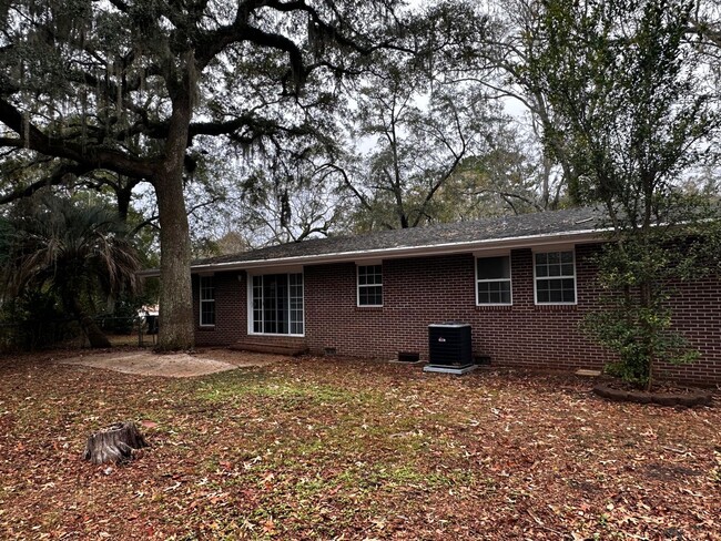 Building Photo - 2101 Mulberry Boulevard - Spacious Family ...
