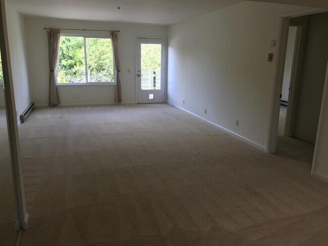 Foto del edificio - 4004 Farm Hill Blvd