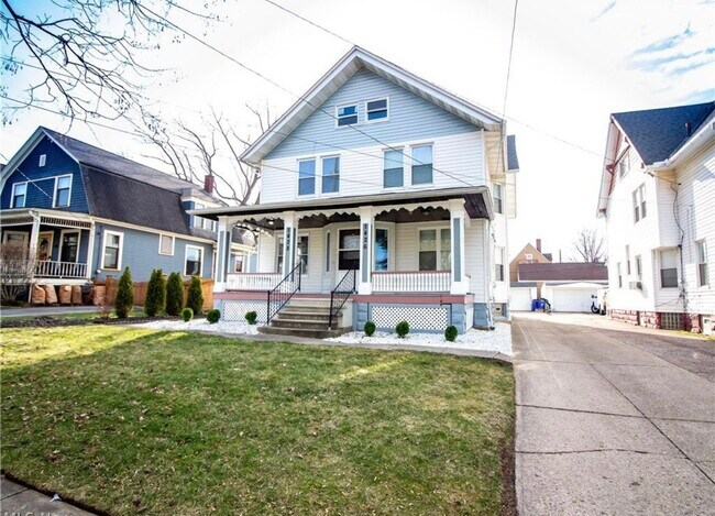 Building Photo - 1428 W 114th St