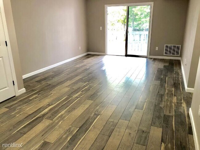 Foto del edificio - 1 br, 1 bath Condo - 1 Concorde Way