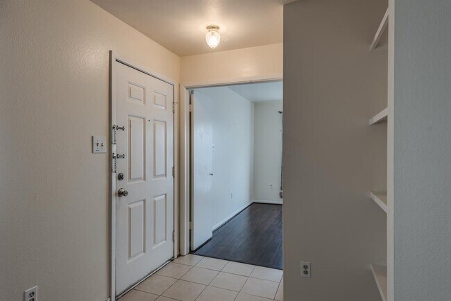 Foto del edificio - 2626 Holly Hall St