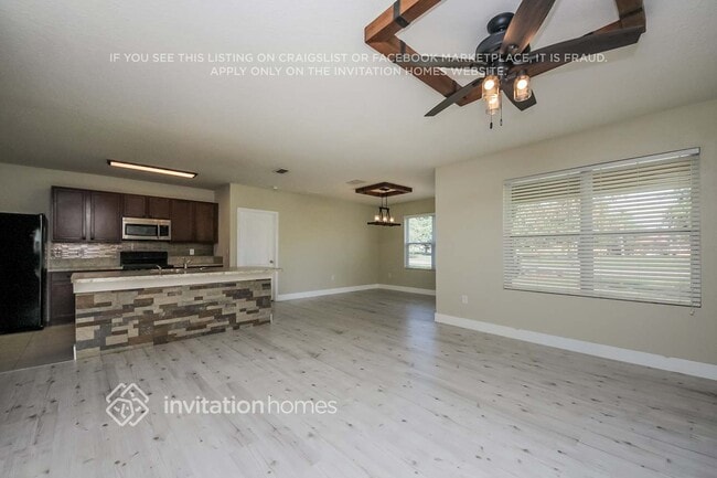 Building Photo - 3023 Sangria St
