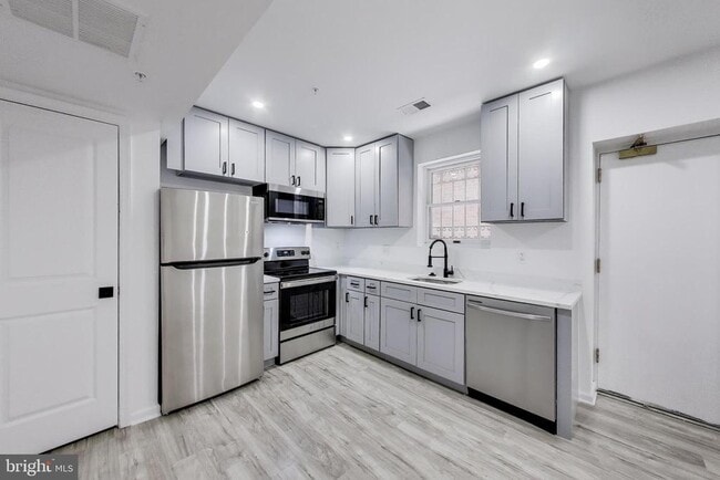 Building Photo - 5305 Dana Pl NW