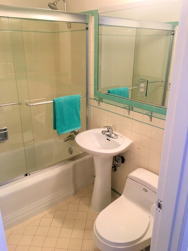 Bathroom - 1260 Clay St