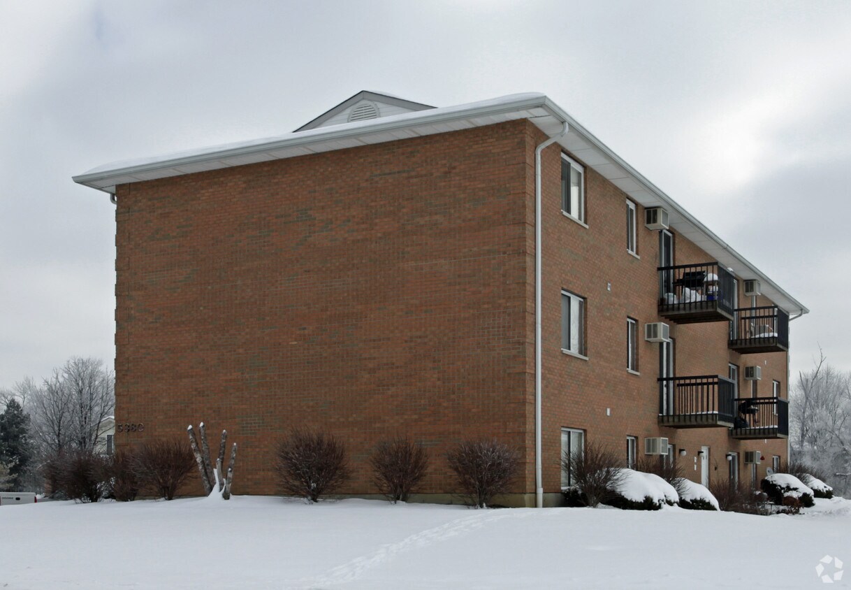 Primary Photo - 5380 Camelot Dr