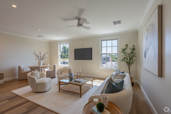 1BR, 1BA - 937SF - Living Room / Dining Room - Heights Crossing