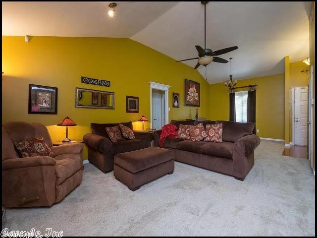 Foto del edificio - 8 Sharondale Pl