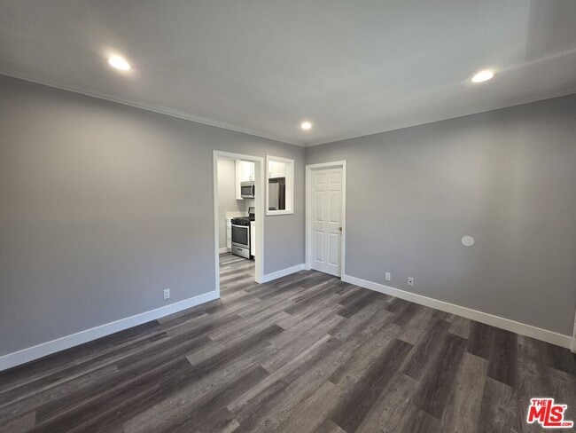 Foto del edificio - 105 Roswell Ave