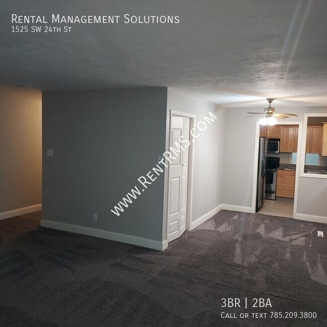 Building Photo - **MINUTES FROM WASHBURN UNIVERSITY**1525 S...