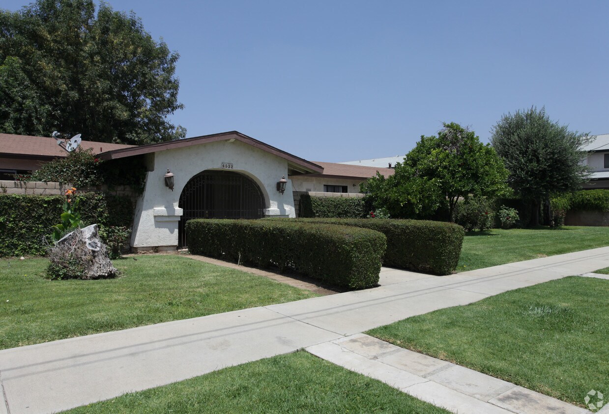 Building Photo - 4532 Jones Ave