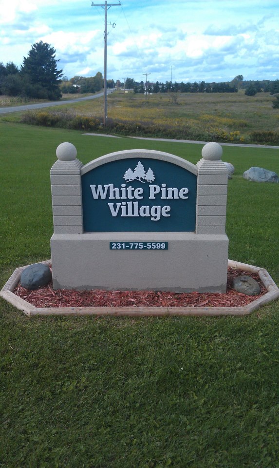 Building Photo - 204 White Pine Village Dr