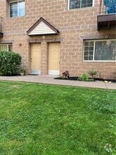 Building Photo - 5 Klint Ct