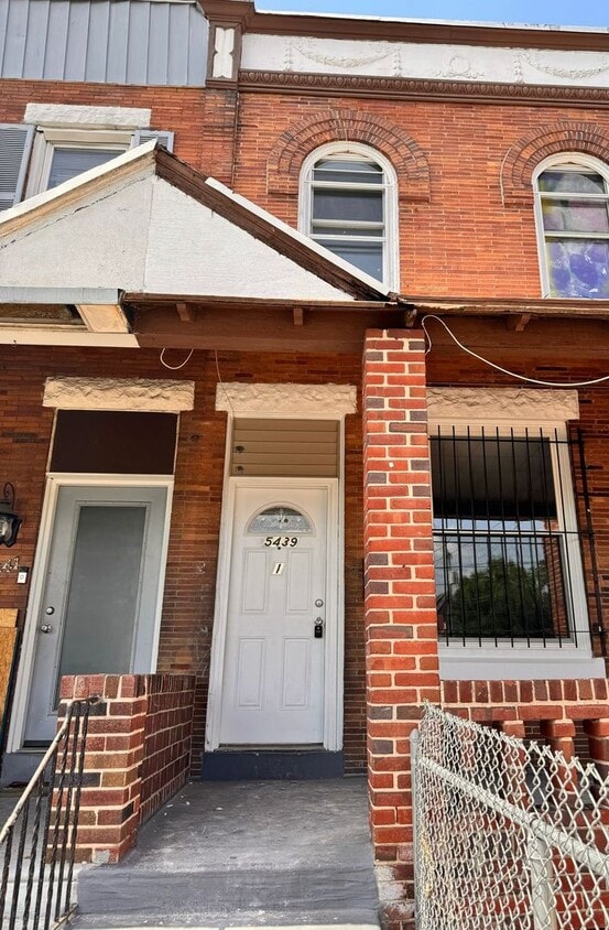 Photo - 5439 Hunter St