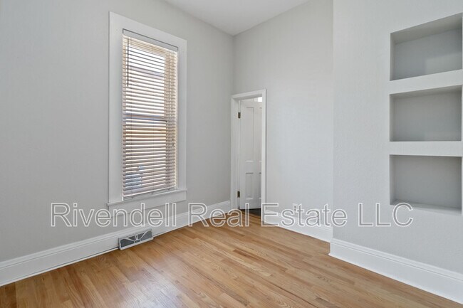 Building Photo - 438 Fox St