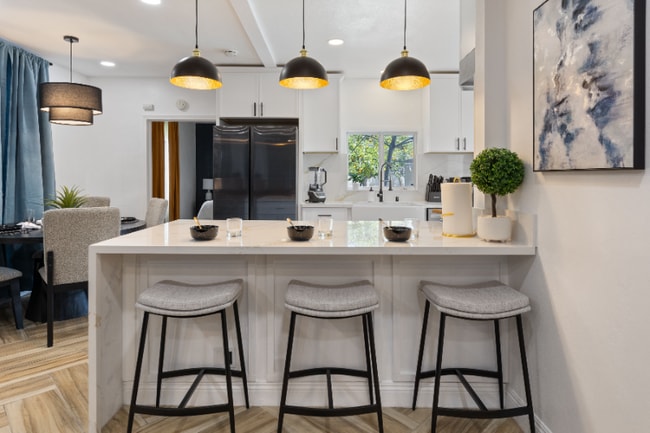 Foto del edificio - 2521 W California St