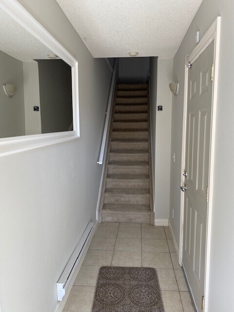 Building Photo - 0 Bed 0 Bath Unit in Calgary, AB