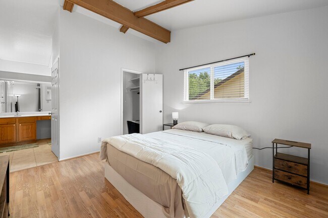 Foto del edificio - 5523 Castle Way