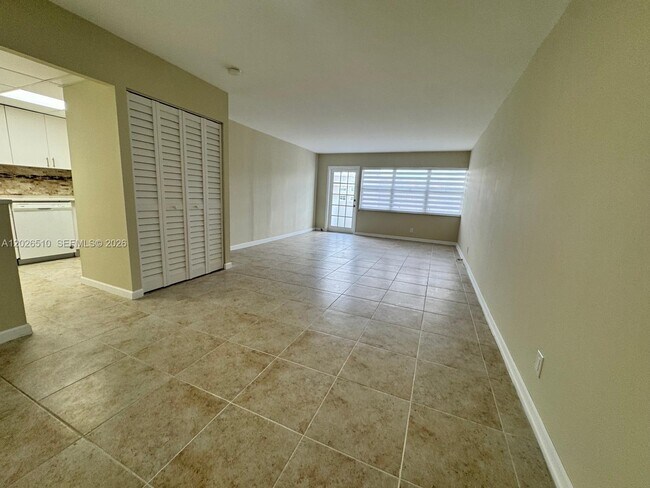 Foto del edificio - 401 Golden Isles Dr