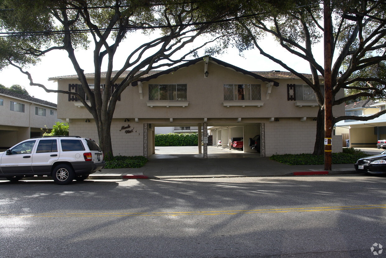 Building Photo - 745 Menlo Ave
