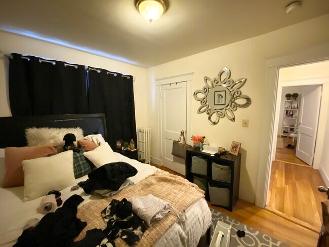 Building Photo - 2 Romsey St