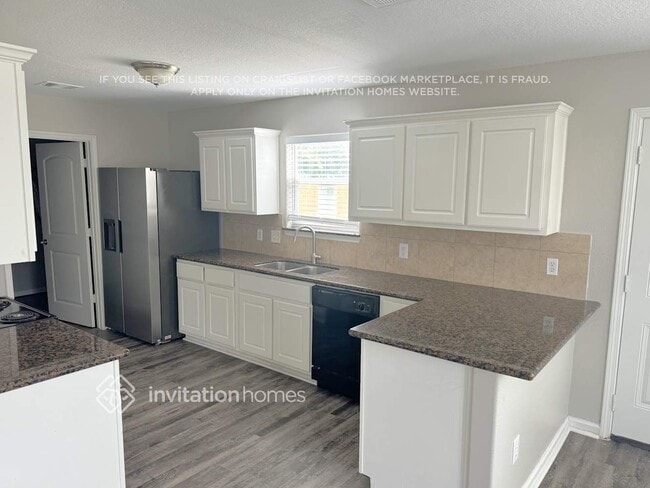 Foto del edificio - 3827 Middlecrest Ln