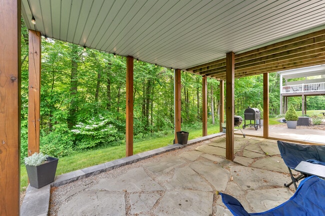 Foto del edificio - 6690 Green Valley Ct SE