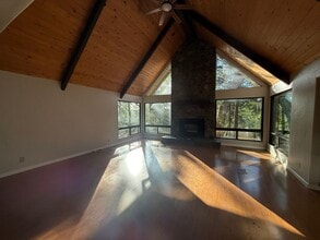 Building Photo - 17425 Alexandra Way