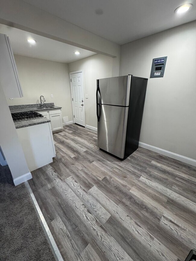 Foto del edificio - Now Accepting 525 Credit | Half First Month + Last Month Rent