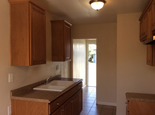 Building Photo - 11253 S Mariposa Ave
