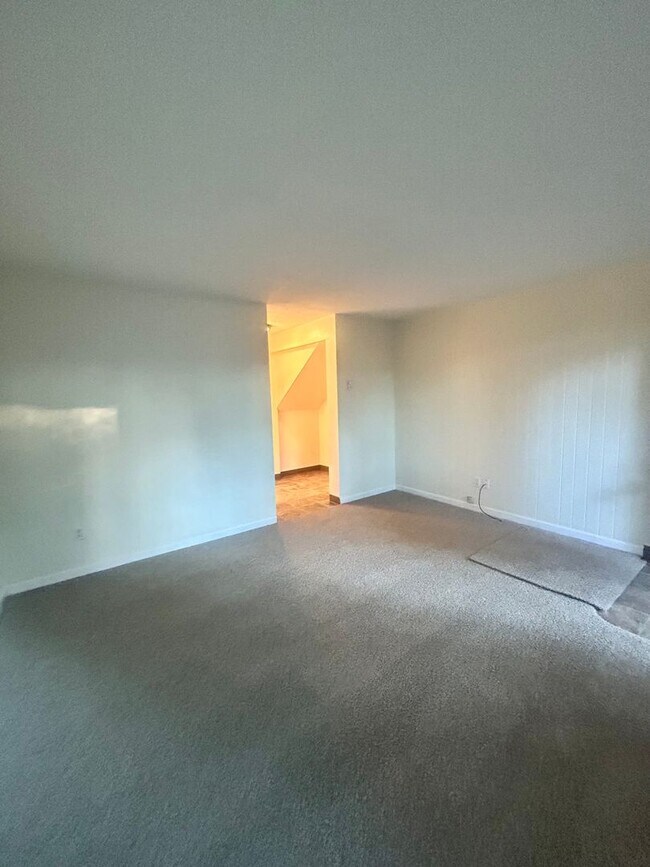 Building Photo - Jefferson #11894