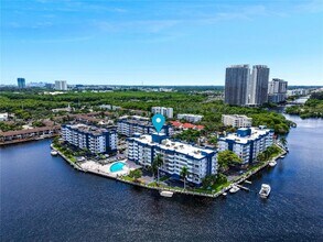 Building Photo - 16558 NE 26th Ave