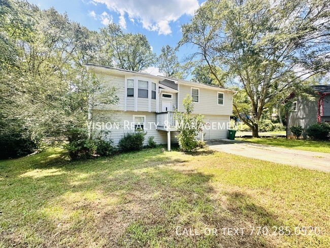 Foto del edificio - Stone Mountain Home! 3BD/2BA, Ready to Mov...