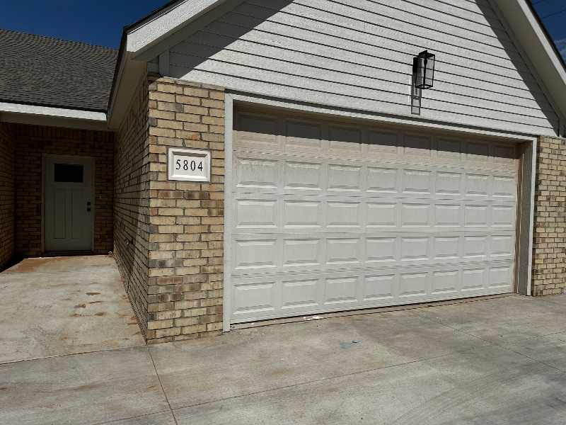 Primary Photo - 5804 Urbana Ave