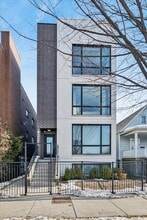 Building Photo - 4321 N Cicero Ave